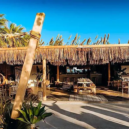 Seesoo Beachfront Luxury Hideaway